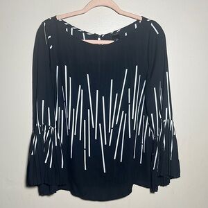 Ann Taylor Black White Bell Sleeve‎ Career Top | Medium